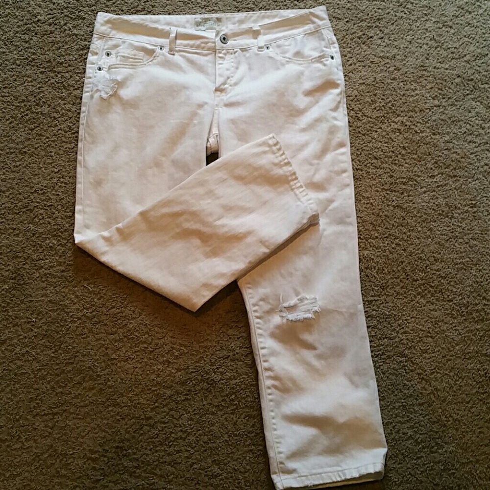 Aeropostle white capri jean